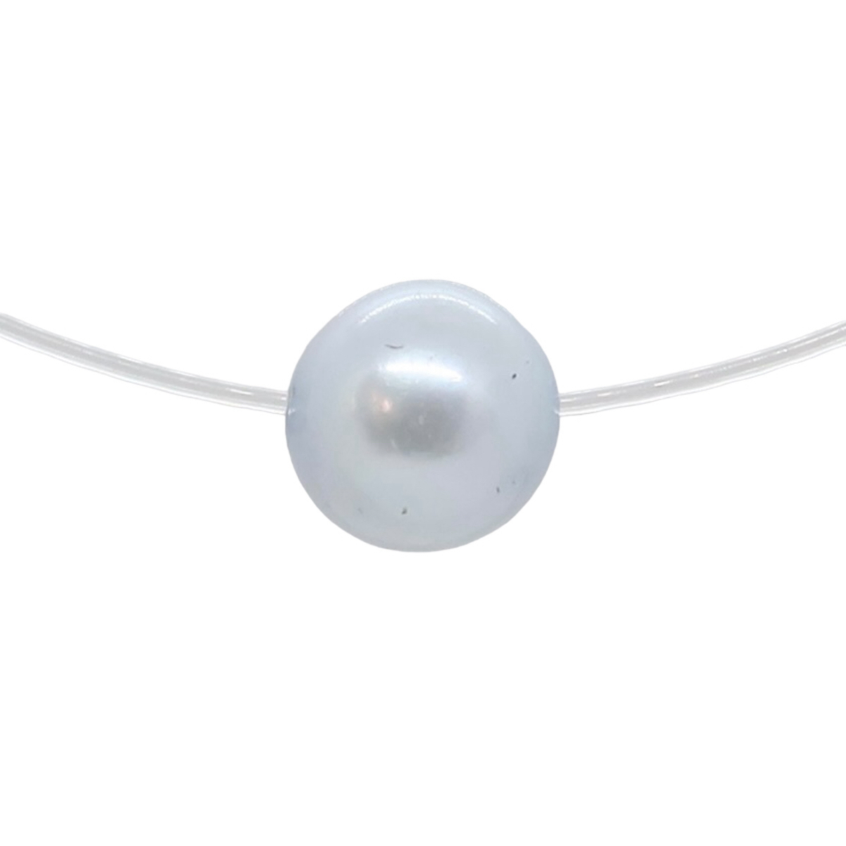 collier perle d'eau douce fond blanc bleu